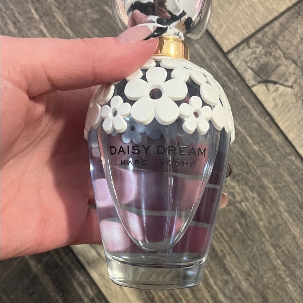 Marc Jacobs Daisy Dream Floral Bottle